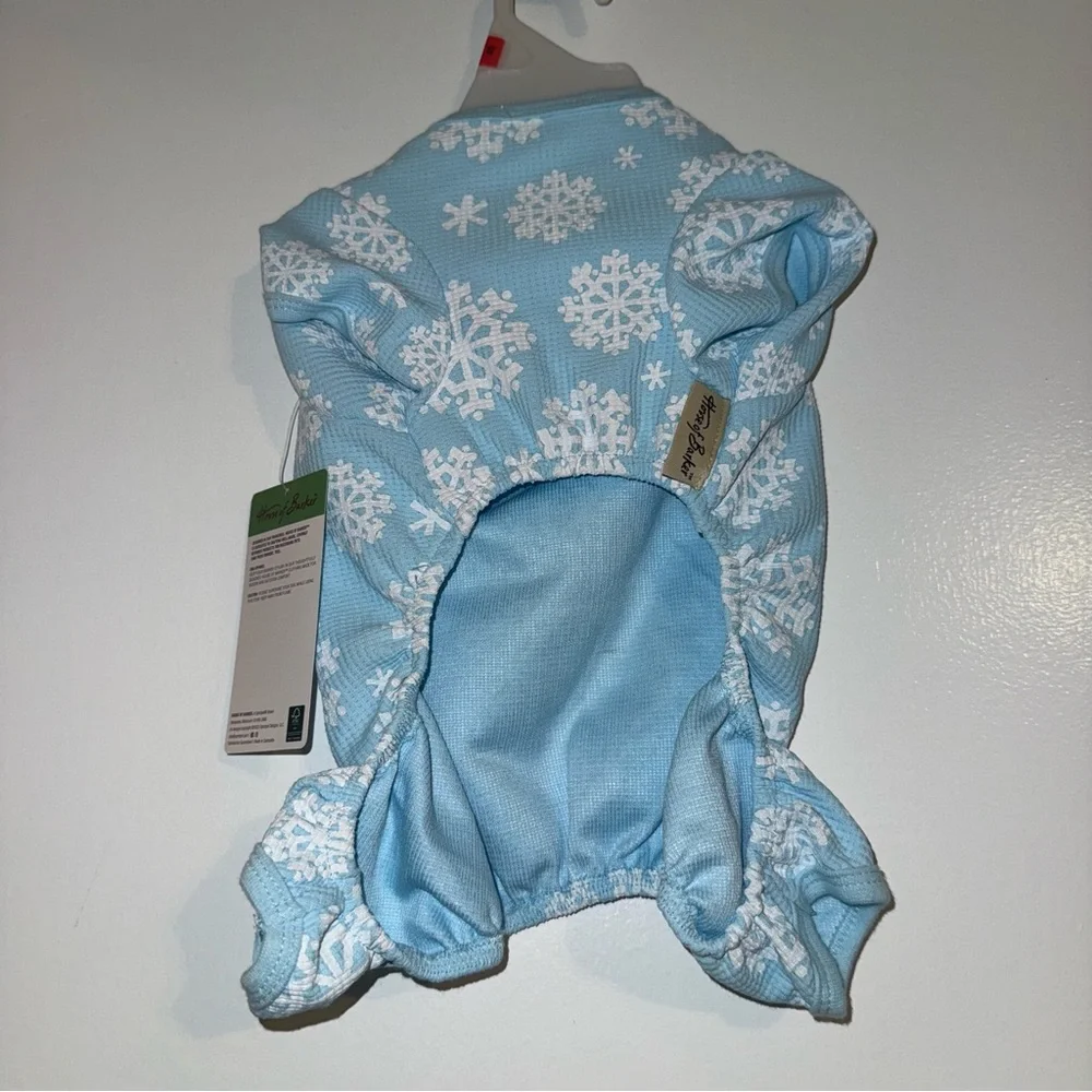 🆕 House of Barker Snowflake Dog Outfit Size Small